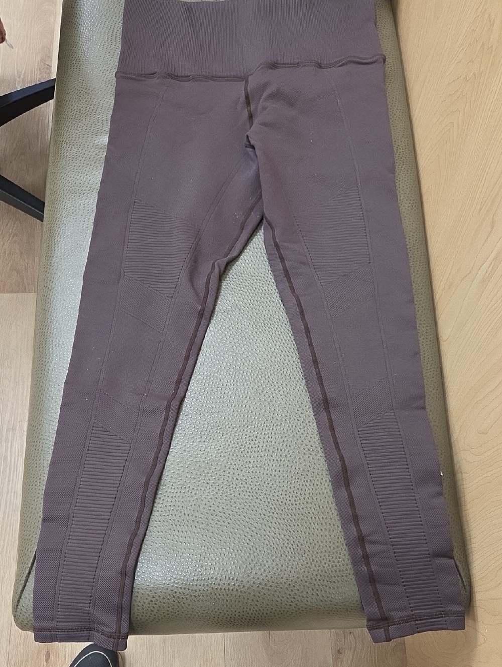 Avocado High-Waist Leggings - Mauve Brown